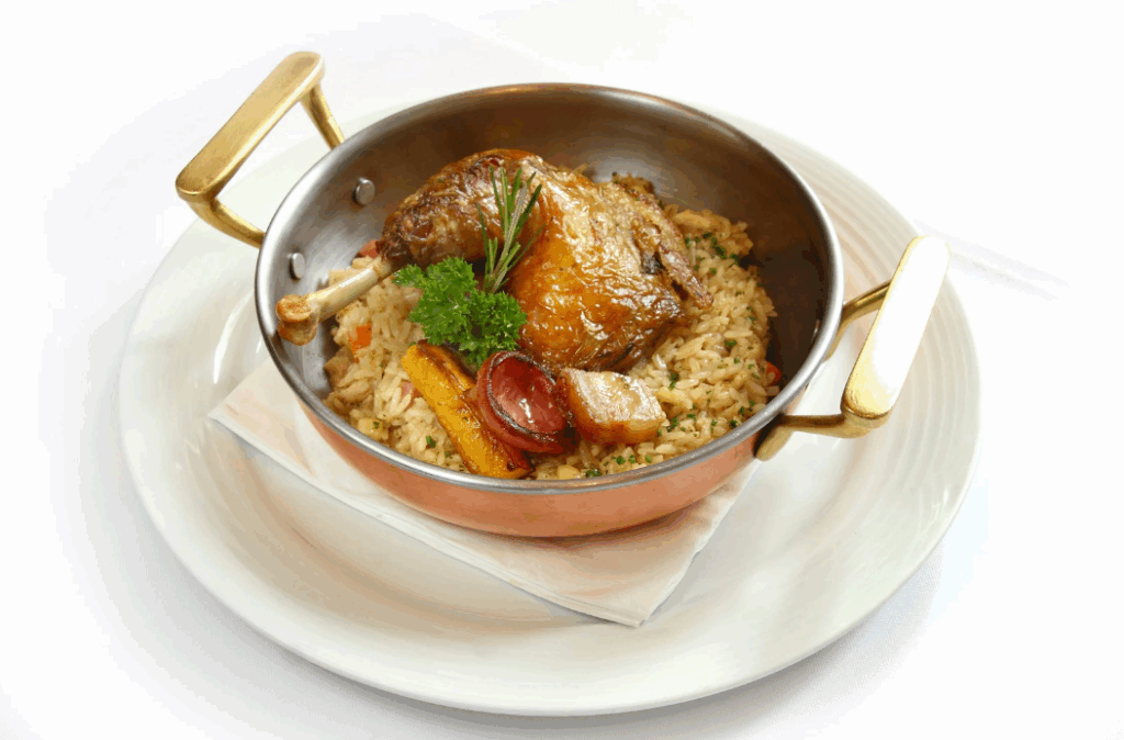 Galinha caipira com arroz