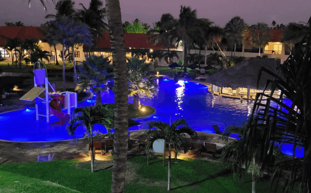 Sun City Resorts iluminado à noite